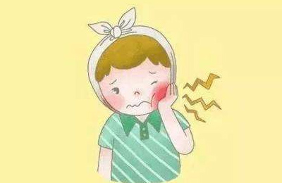 進(jìn)食、遇到冷熱刺激時(shí)產(chǎn)生疼痛